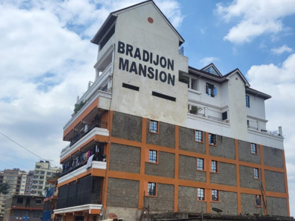 Block of Flats with a 4 Bedroomed (All Ensuite) Penthouse for Sale in Zimmerman – Canopy Area